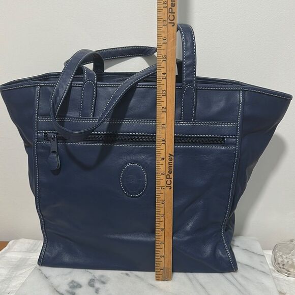 Elegant Navy Blue Tote Bag leather zip closure with CD logo - Picture 3 of 12
